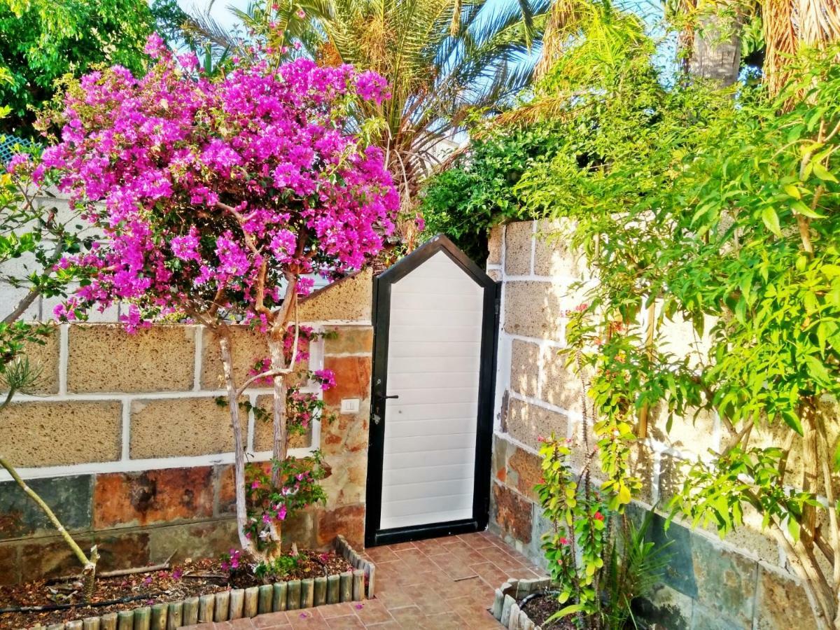 Casa Sarita - Farbenfrohes Ferienhaus Chayofa Exteriör bild